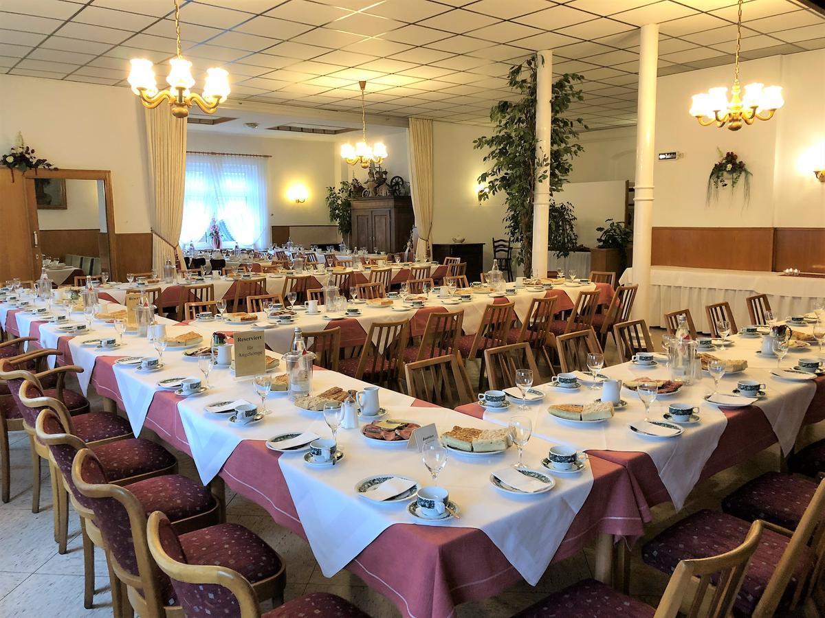 Hotel Orthwein -Kostenfreie Parkplaetze- 콜베 외부 사진